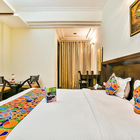 Fabhotel Oasis Dlf Phase 3 Gurgaon Exteriör bild