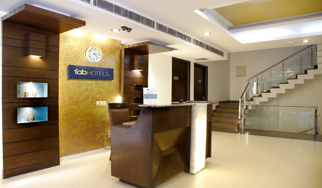 Fabhotel Oasis Dlf Phase 3 Gurgaon Exteriör bild