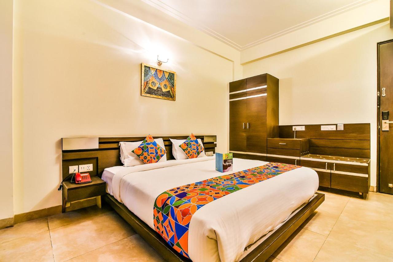 Fabhotel Oasis Dlf Phase 3 Gurgaon Exteriör bild