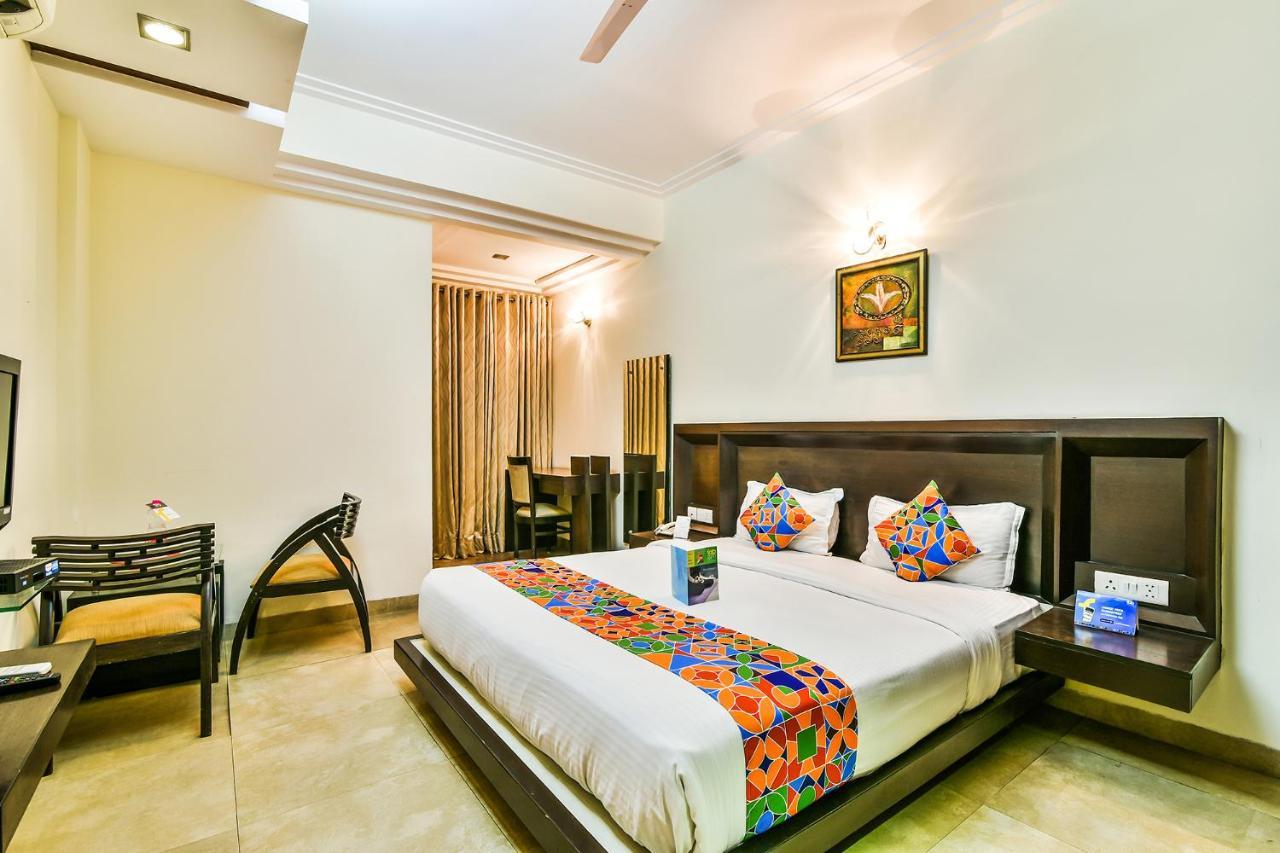 Fabhotel Oasis Dlf Phase 3 Gurgaon Exteriör bild