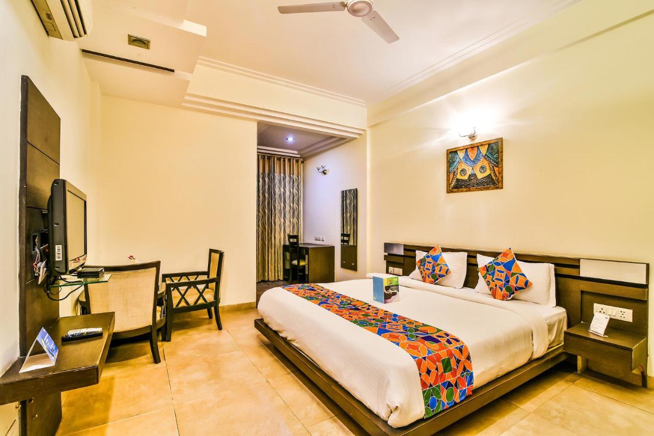 Fabhotel Oasis Dlf Phase 3 Gurgaon Exteriör bild